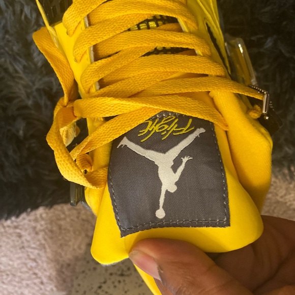 Jordan 4 lightning main image 4
